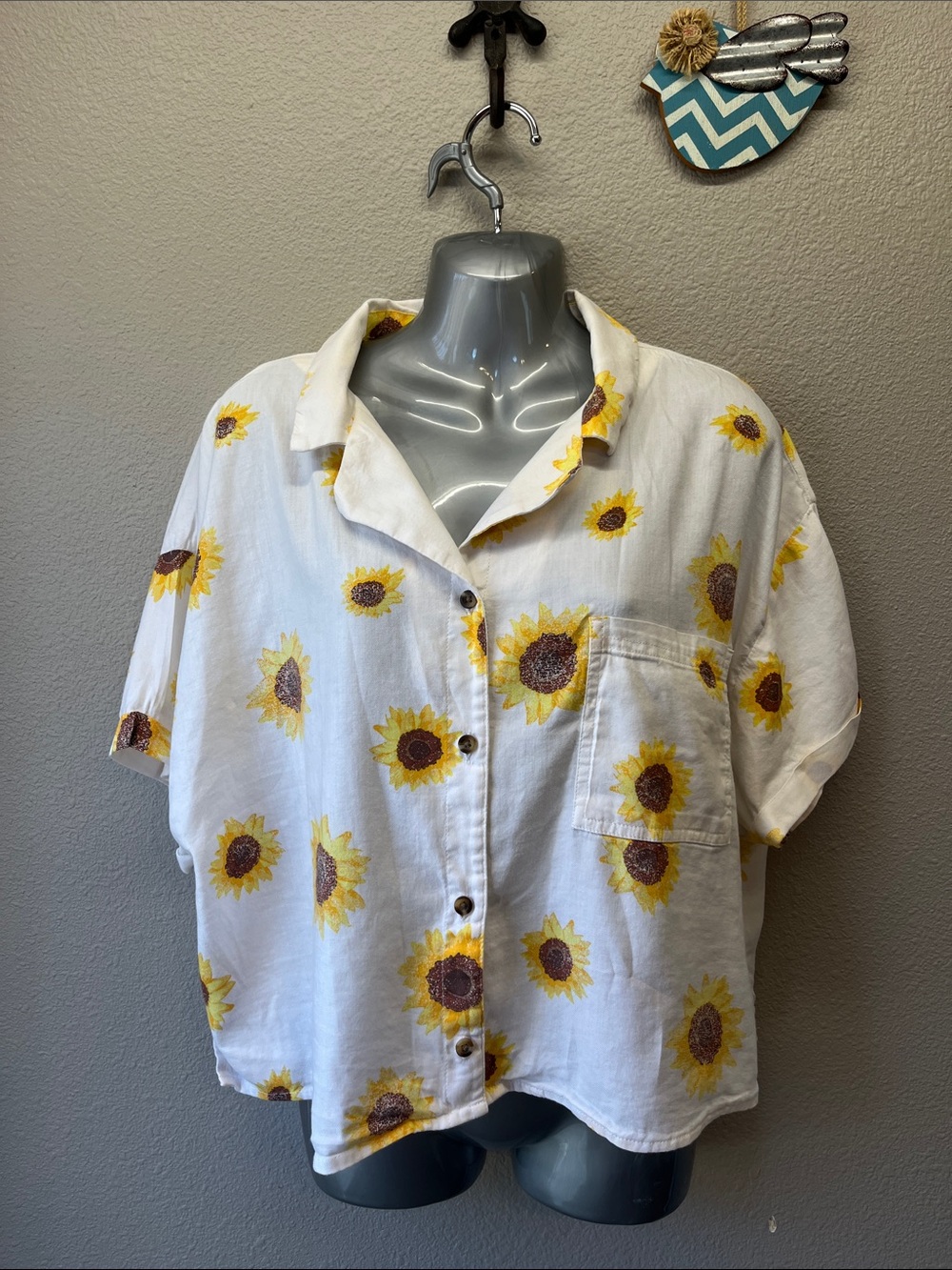 SO button up sunflower top size XXL